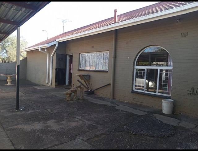 3 BEDROOM HOUSE FOR SALE IN CULEMBORG PARK